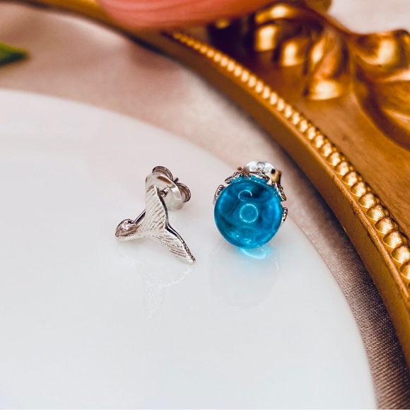 925 Sterling Silver Sea Bubble Mermaid Tail Mismatched Stud Earrings - Picture 2 of 8